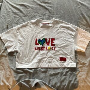 CHNGE “Love Everybody” L Crop Top